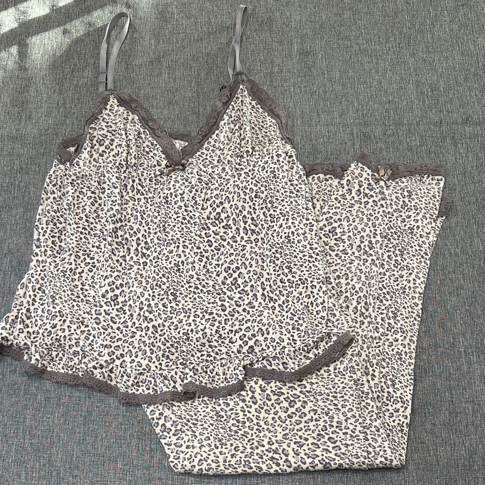 RENÉ ROFÉ Leopard Print Sleepwear Set